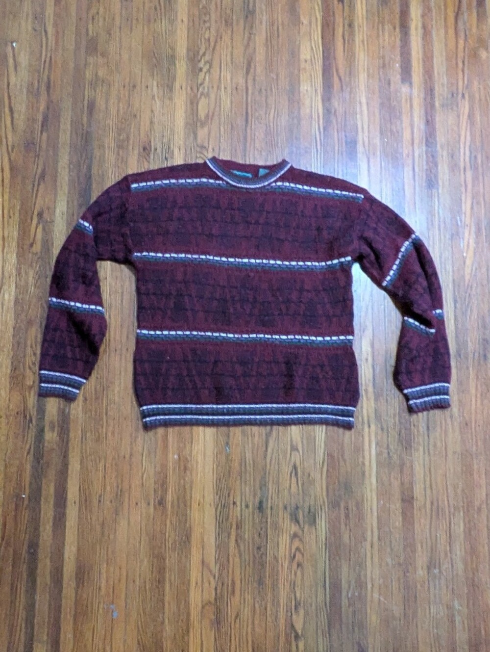 Campus Men's Burgundy and Red Crewneck Sweater